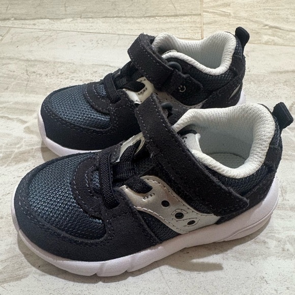 NWOT Toddler Saucony jazz lite 2.0 sneaker Navy and Black Sneakers size … - Picture 1 of 8